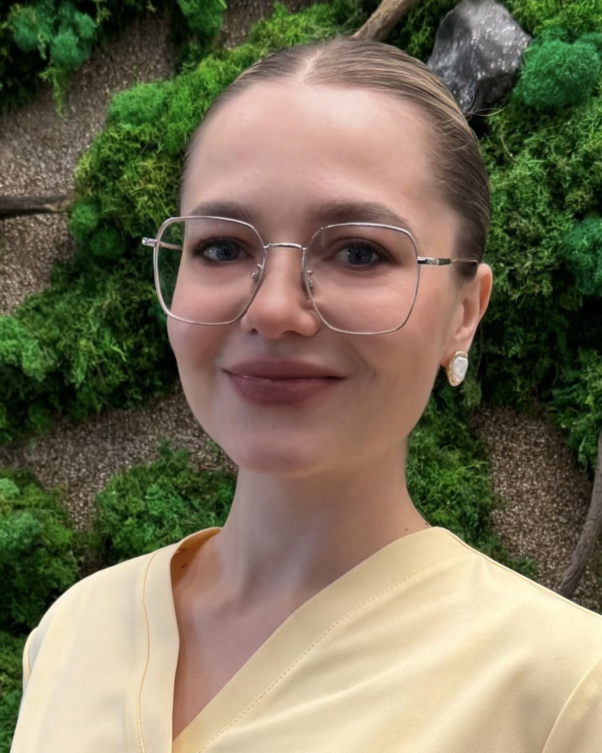 Специалист Петрова Елена